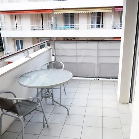 Large Bright Studio With Terrace In The Center Of Antibes Antibes